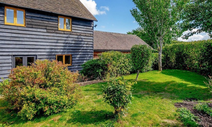 Leominster Cabaña | 2 bedroom accommodation in Kingsland, near Leominster