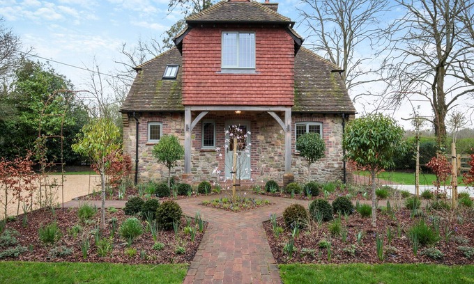 Pulborough Cabaña | 2 bedroom accommodation in Pulborough