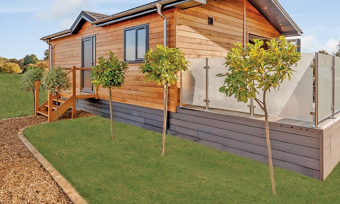 Woodbridge Cabina | 2 bedroom accommodation in Bredfield, Woodbridge