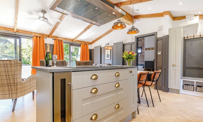 Newton Grange Cabina | 2 bedroom accommodation in Ashbourne