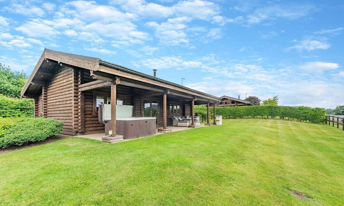 Cotebrook Casa | 2 bedroom accommodation in Broxton, Nr Chester