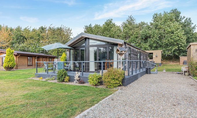 Welsh Frankton Chalet De Esquí | Alojamiento de 2 habitaciones en Ellesmere