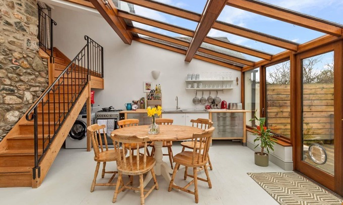 Haverfordwest Cabaña | 2 bedroom accommodation in Fishguard