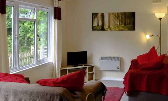 Scaniport Cabaña | 2 bedroom accommodation in Kirkhill, near Beauly
