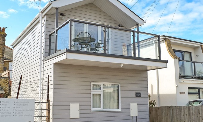 Tankerton Cabina | 2 bedroom accommodation in Whitstable
