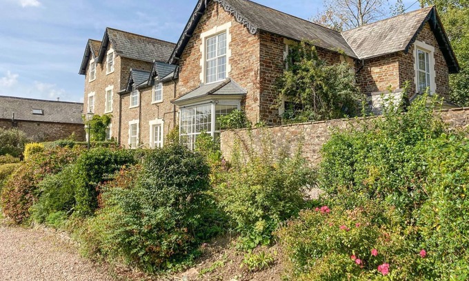 Westward Ho Cabaña | 2 bedroom accommodation in Northam, near Westward Ho!