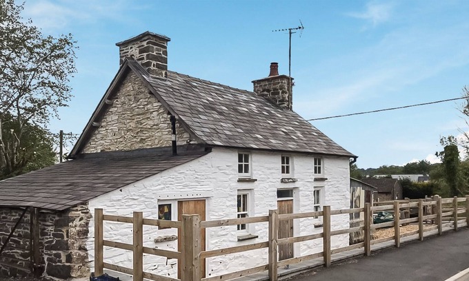 Bronant Cabaña | 2 bedroom accommodation in Bronant, near Aberystwyth