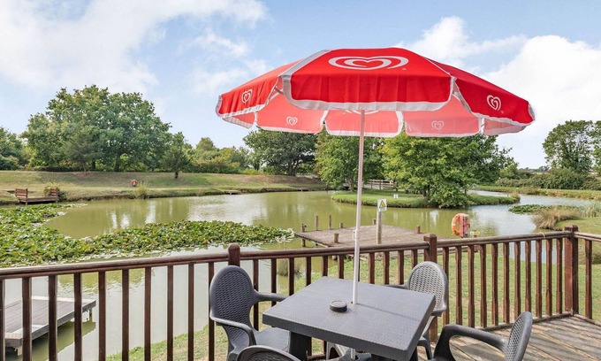 Yaxham Cabina | 2 bedroom accommodation in Yaxham, Dereham