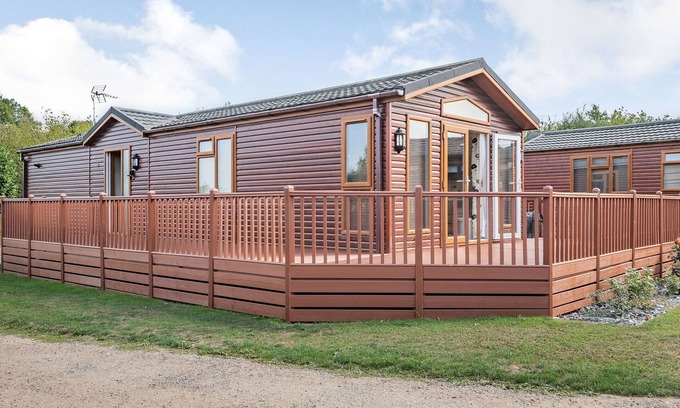 Yaxham Cabina | 2 bedroom accommodation in Yaxham, Dereham