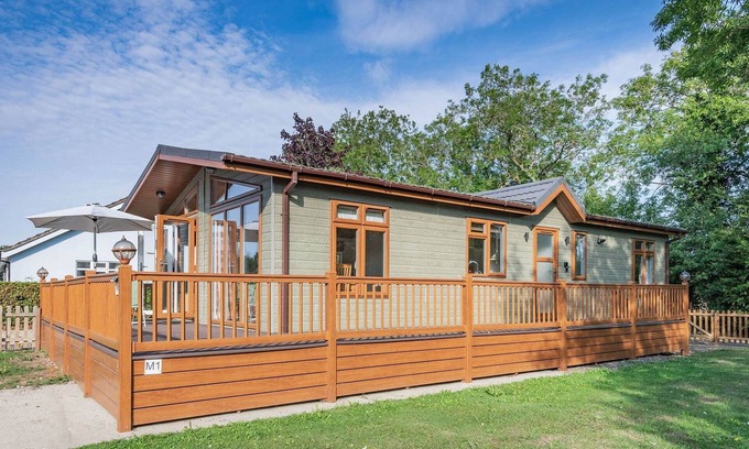 Yaxham Cabina | 2 bedroom accommodation in Yaxham, Dereham