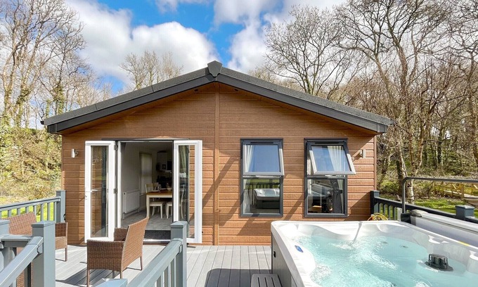 Saltash Cabina | 2 bedroom accommodation in Notter Bridge, Saltash