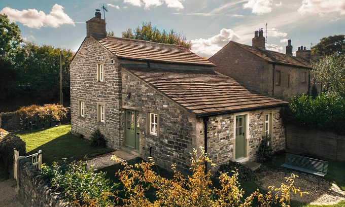 Skipton Cabaña | 2 bedroom accommodation in Broughton, near Skipton