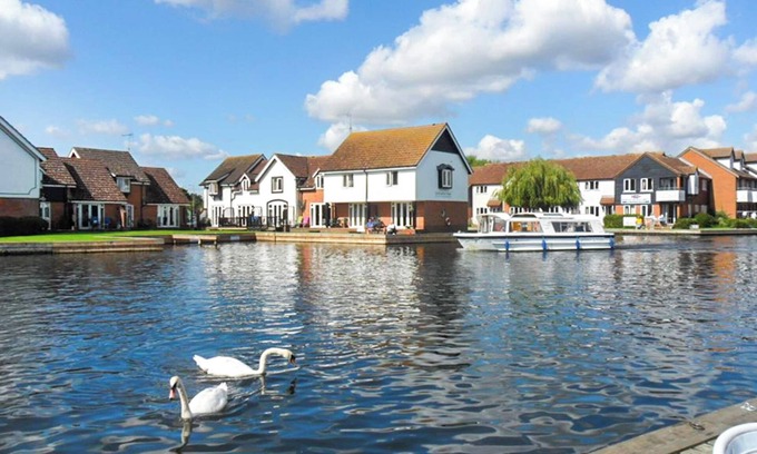 Hoveton Cabaña | Alojamiento de 2 habitaciones en Wroxham