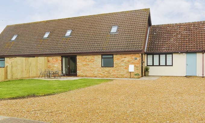 Wyton Cabaña | 2 bedroom accommodation in Wyton