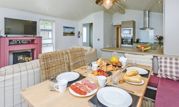 Ryde Cabina | 2 bedroom accommodation in Wootton, Nr Cowes