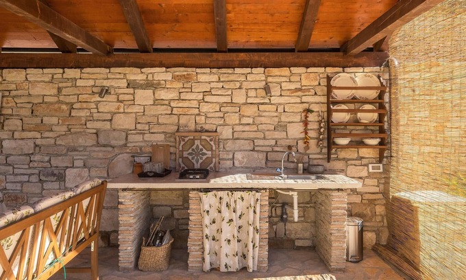 Debeljuhi Casa | 2 bedroom accommodation in Zminj