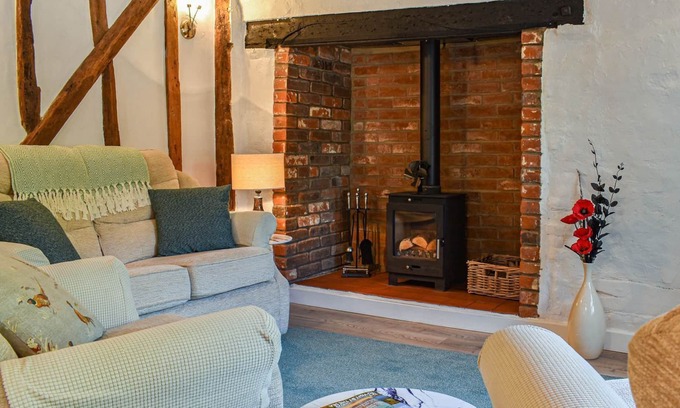 Occold Cabaña | 2 bedroom accommodation in Occold, near Eye