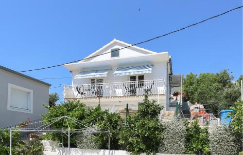 Gustirna Apartamento | 2 Bedroom Amazing Apartment In Gustirna