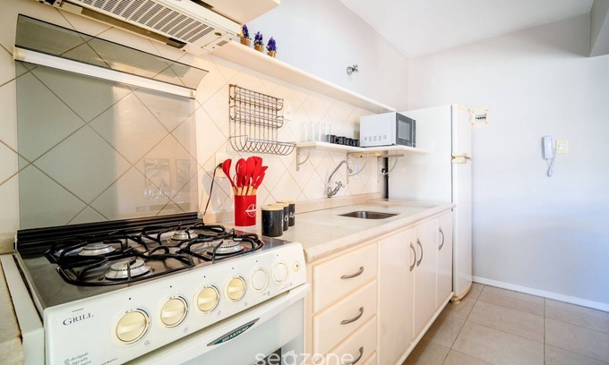 Centro Apartamento | 2 Bedroom Apart in the Center of Floripa Jfm0101