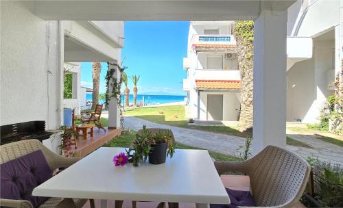 Siviri Apartamento | 2 Bedroom Apartment 50 Meters from the Beach