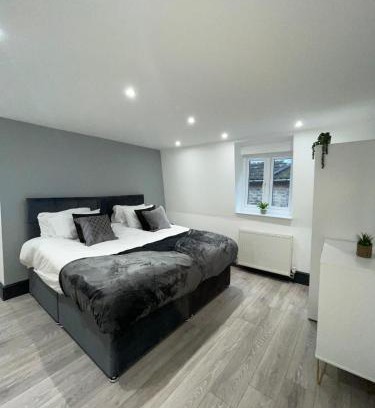 Huntingdon Apartamento | 2 Bedroom Apartment - Abacus House - Huntingdon Town Centre - Contractor Friendly - Free Parking - Full Kitchen - Washer Dryer - Spacious - Ideal for Work Stays