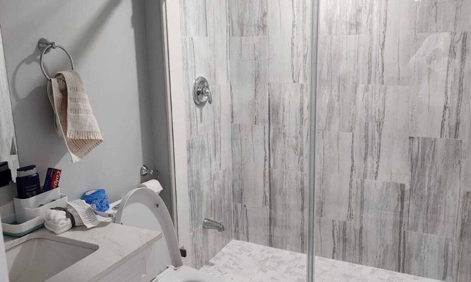Caledon Apartamento | 2 Bedroom Apartment - A Full space with access to backyard, patio, and firepit