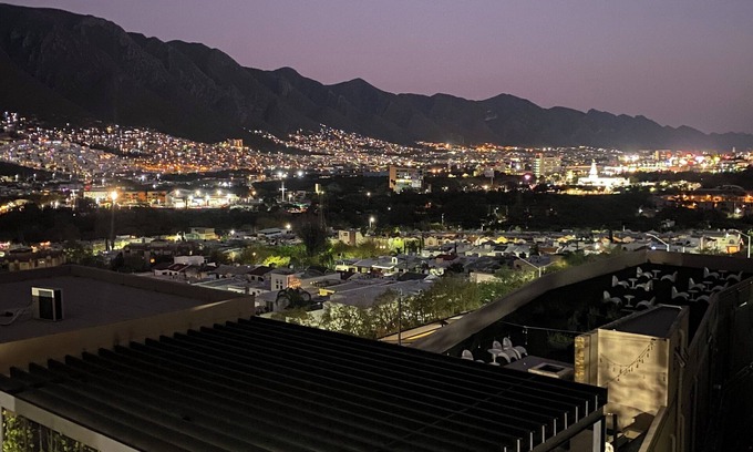 Monterrey Municipality Apartamento | 2-bedroom apartment in welcoming Monterrey with AC, WiFi Balconies amazing views