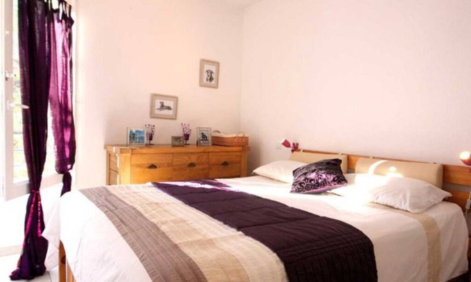 Calvi Apartamento | 2-BEDROOM APARTMENT IN GATED RESIDENCE 10 MINUTES WALK FROM THE BEACH