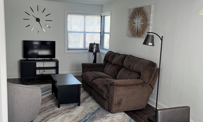 Columbia Apartamento | 2-bedroom apartment in charming Columbia with AC, WiFi. Relax and enjoy