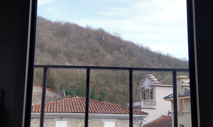 Lavelanet Apartamento | 2-bedroom apartment, second floor.