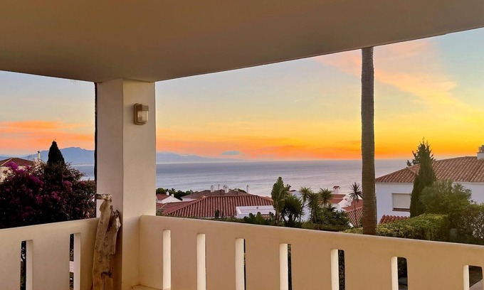 Puerto de la Duquesa Apartamento | 2-bedroom apartment sea view Manilva