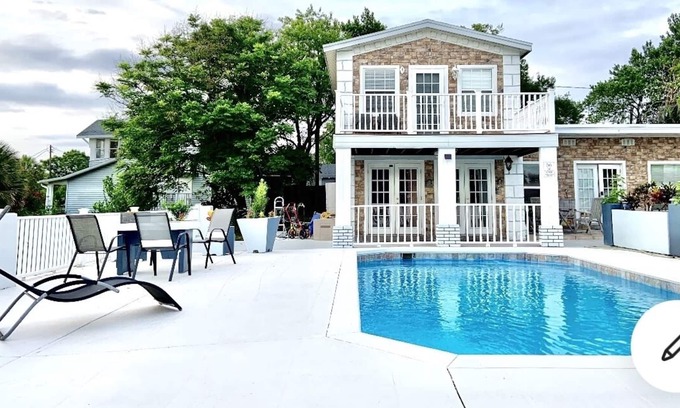 Auburndale Casa | 2 Bedroom Apartment 14 Miles to Legoland and 30 Miles to Disney