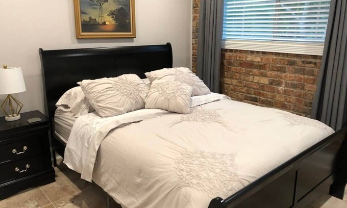 Highlands - Perkins Apartamento | 2 bedroom apartment next to LSU campus