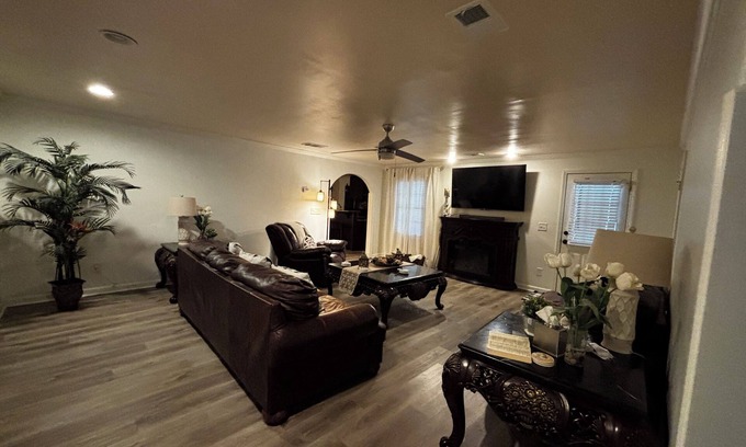 Loganville Apartamento | 2-bedroom apartment Loganville with AC, fitness room, bar area
