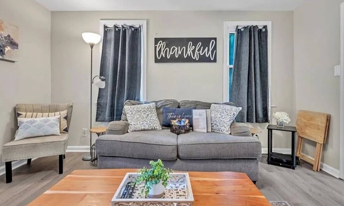 Portsmouth Apartamento | 2-bedroom apartment in charming Portsmouth with AC, WiFi