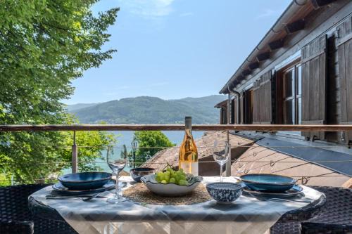 Seewalchen am Attersee Apartamento | 2 Bedroom Apartment with access to Attersee Lake