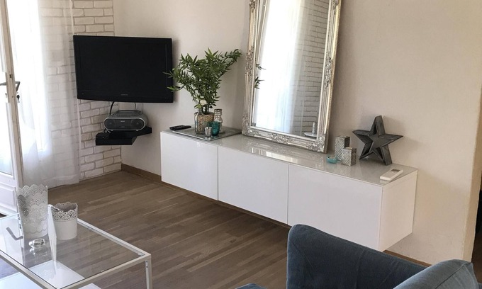 Port Cogolin Apartamento | Apartamento de 2 dormitorios con piscina y parking subterráneo.