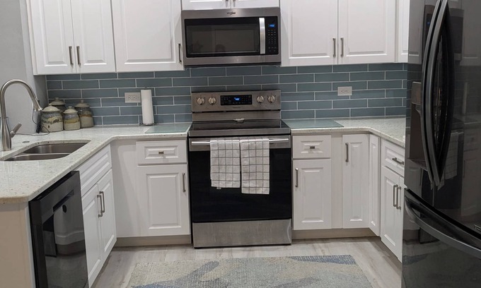 Biggar Villa | 2-bedroom attached villa with garage in Lake Village of Lexington Country Club