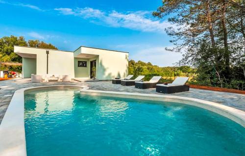 Borik Casa | 2 Bedroom Awesome Home In Rovinj