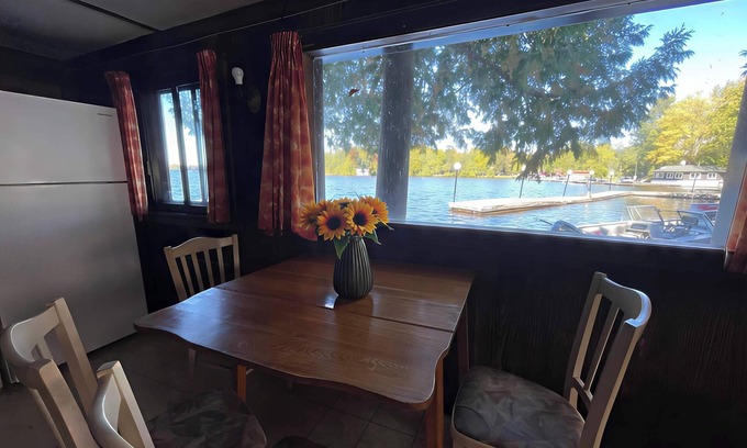 Rosedale Cabina | 2-bedroom Balsam Lake Lower Boathouse #1A