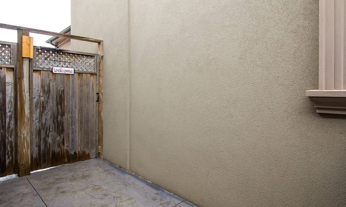 Norseman Heights Apartamento | 2 Bedroom basement apartment located in Etobicoke close to subway