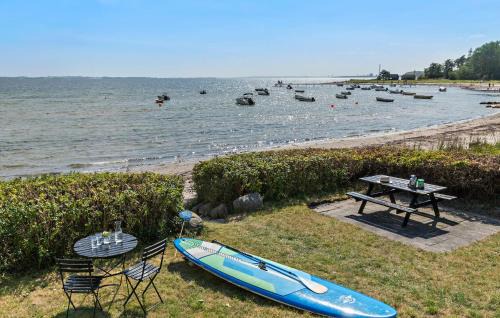 Ronde Casa | 2 Bedroom Beach Front Home In Rønde