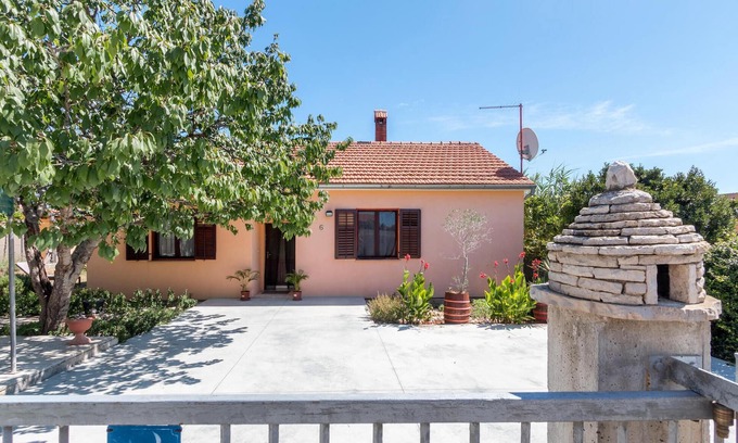 Sikici Casa | Hermosa casa en Sikici con WiFi