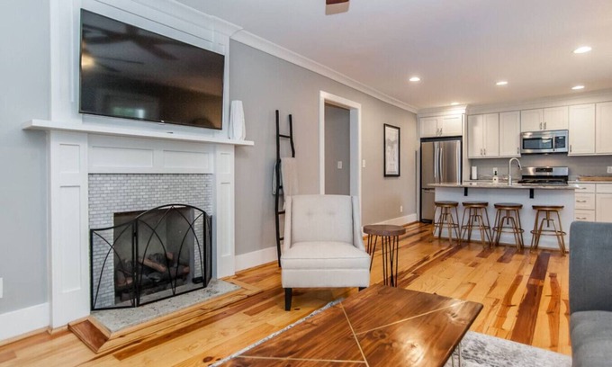 Five Points East Casa | 2 Bedroom Bungalow in Five Points Near Downtown