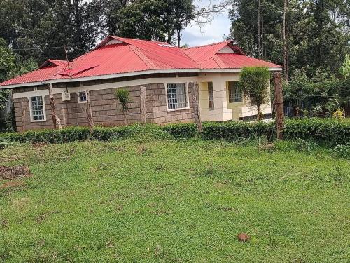 Western Province Casa | 2 Bedroom Bungalow in Meru
