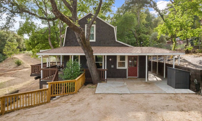 Auburn Cabina | 2 Bedroom Cabin in the Woods