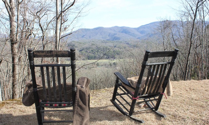 Bryson City Cabina | Misty Morning Cabin * Vista de alta montaña del valle Deep Creek y Smoky Mtns * Cerca de NOC *
