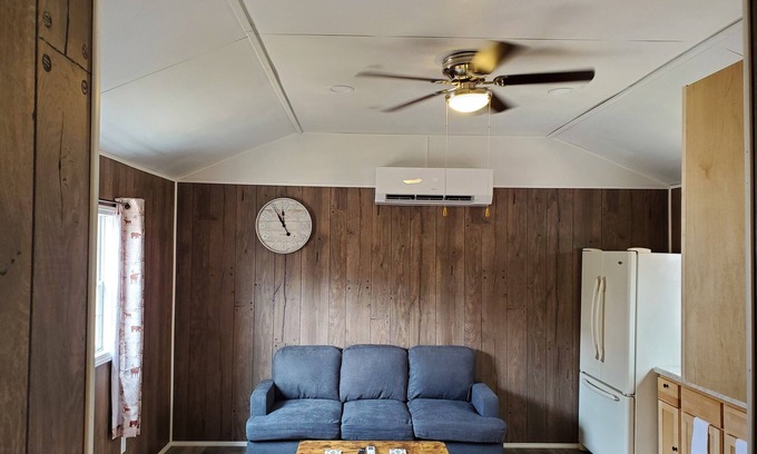 New Boston Cabina | 2 Bedroom Cabin Near the River
