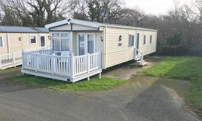 Shanklin Casa | 2 Bedroom Caravan LG25, Shanklin, Isle of Wight