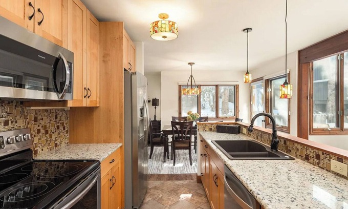 Snowmass Village Condominio | 2-bedroom condo in Snowmass Village with WiFi walking distance to transportation
